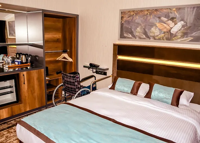 Anemon Kent מלון 4*